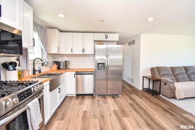 701 BELAIRE Drive, Washington, IL 61571