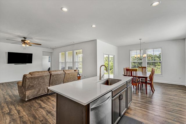 2145 Kings Walk DR, Roanoke, VA 24012