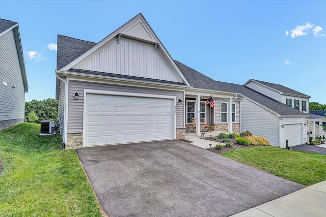 2145 Kings Walk DR, Roanoke, VA 24012