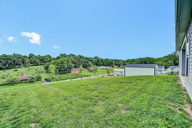 2145 Kings Walk DR, Roanoke, VA 24012