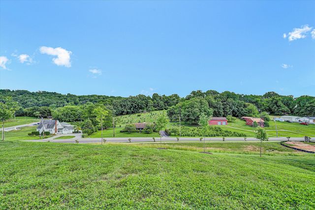 2145 Kings Walk DR, Roanoke, VA 24012