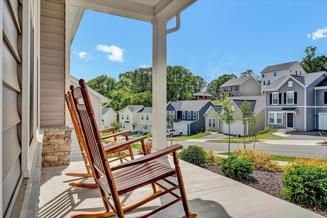 2145 Kings Walk DR, Roanoke, VA 24012