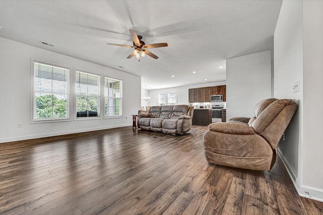 2145 Kings Walk DR, Roanoke, VA 24012