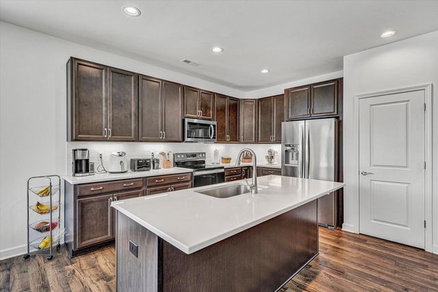 2145 Kings Walk DR, Roanoke, VA 24012