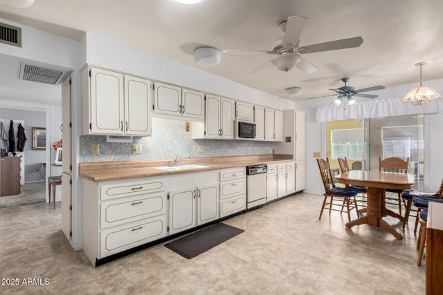 9739 W Alabama Avenue W, Sun City, AZ 85351