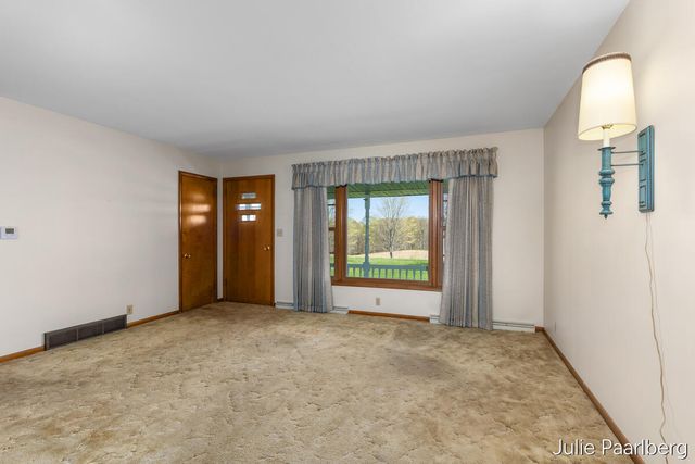 6343 Egan Avenue SE, Caledonia, MI 49316