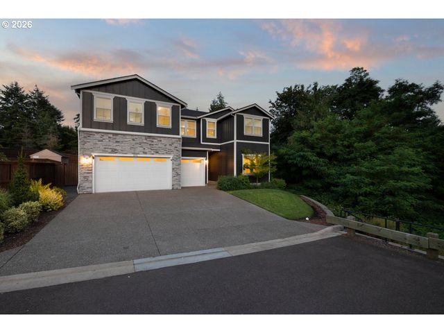 2751 DAHLIA Dr, West Linn, OR 97068