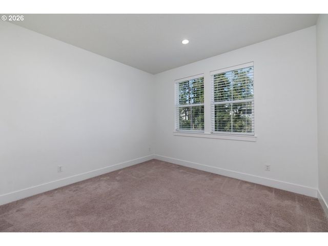 2751 DAHLIA Dr, West Linn, OR 97068