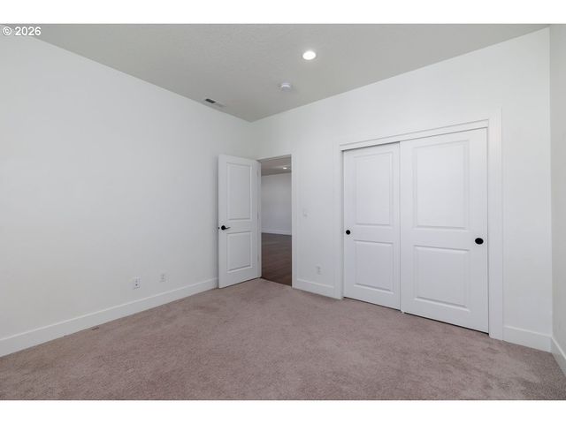 2751 DAHLIA Dr, West Linn, OR 97068