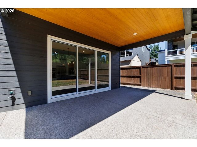 2751 DAHLIA Dr, West Linn, OR 97068