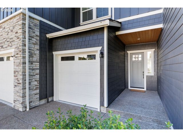 2751 DAHLIA Dr, West Linn, OR 97068