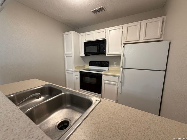 10527 Perrin Beitel Rd Apt C102, San Antonio, TX 78217