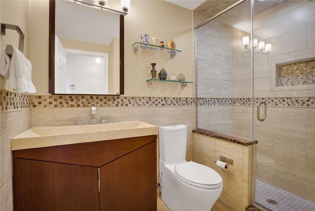 625 Ray Dr, Carnegie, PA 15106