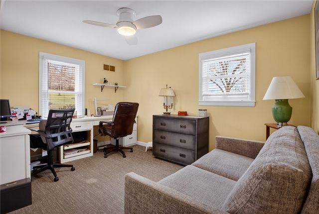 625 Ray Dr, Carnegie, PA 15106