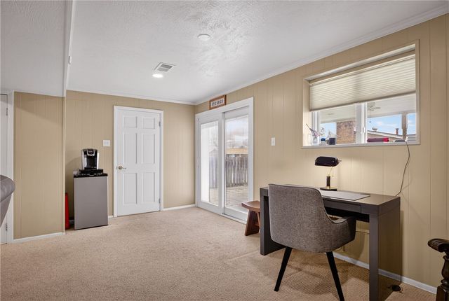 625 Ray Dr, Carnegie, PA 15106