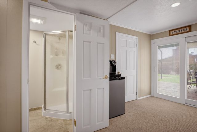 625 Ray Dr, Carnegie, PA 15106