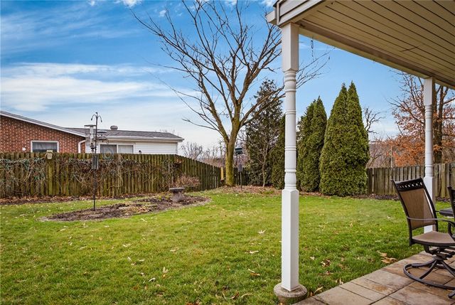 625 Ray Dr, Carnegie, PA 15106