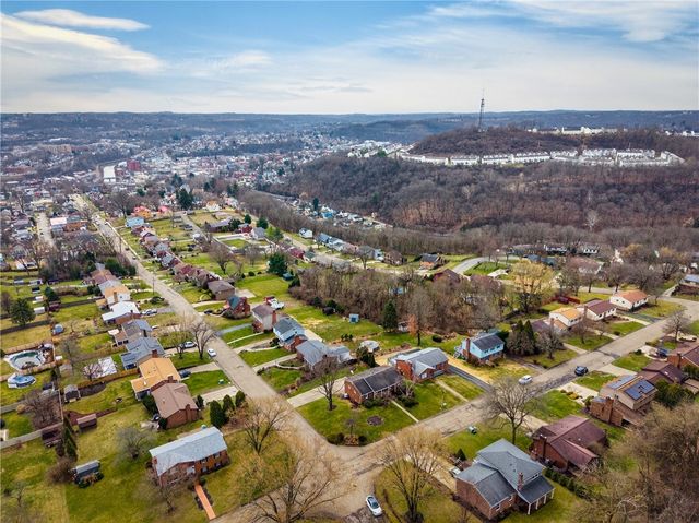 625 Ray Dr, Carnegie, PA 15106