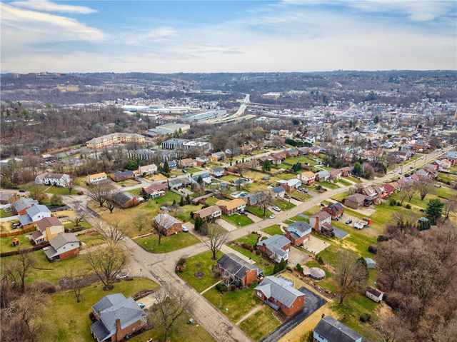 625 Ray Dr, Carnegie, PA 15106