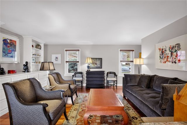 625 Ray Dr, Carnegie, PA 15106