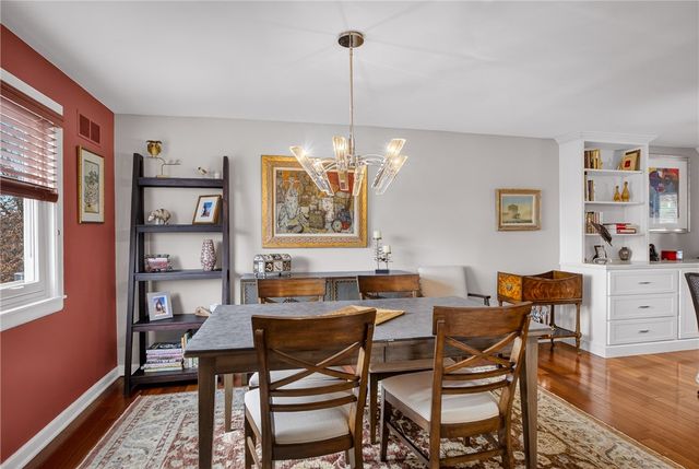 625 Ray Dr, Carnegie, PA 15106