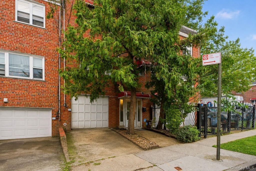 902 E 232nd Street, Bronx, NY 10466 — exterior