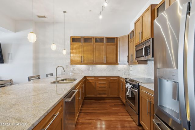 801 N 4th Street Apt 502, Wilmington, NC 28401