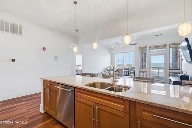801 N 4th Street Apt 502, Wilmington, NC 28401