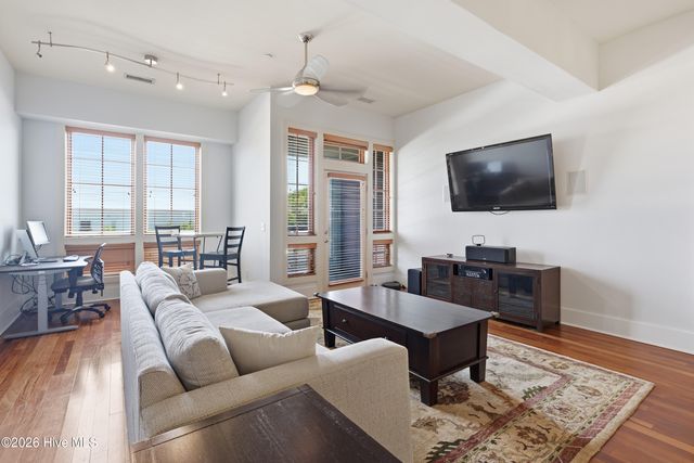 801 N 4th Street Apt 502, Wilmington, NC 28401
