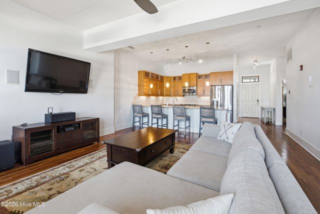 801 N 4th Street Apt 502, Wilmington, NC 28401