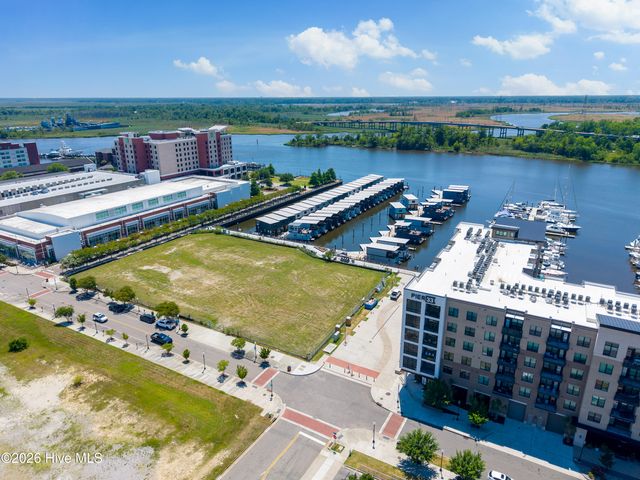 801 N 4th Street Apt 502, Wilmington, NC 28401