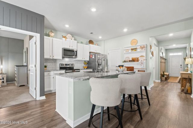 1006 Burled Oak Ridge Loop SE, Bolivia, NC 28422