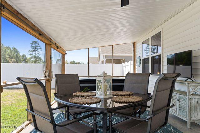 1006 Burled Oak Ridge Loop SE, Bolivia, NC 28422