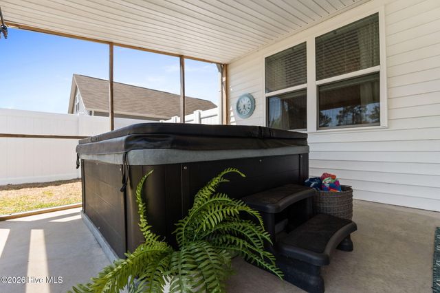 1006 Burled Oak Ridge Loop SE, Bolivia, NC 28422