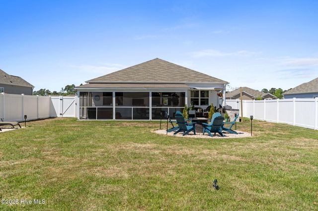 1006 Burled Oak Ridge Loop SE, Bolivia, NC 28422