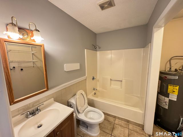 975 Meriden Road 120, Waterbury, CT 06705