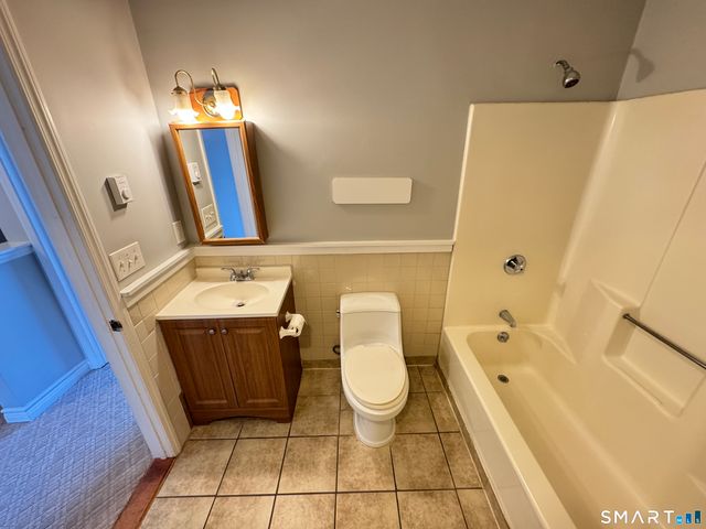 975 Meriden Road 120, Waterbury, CT 06705