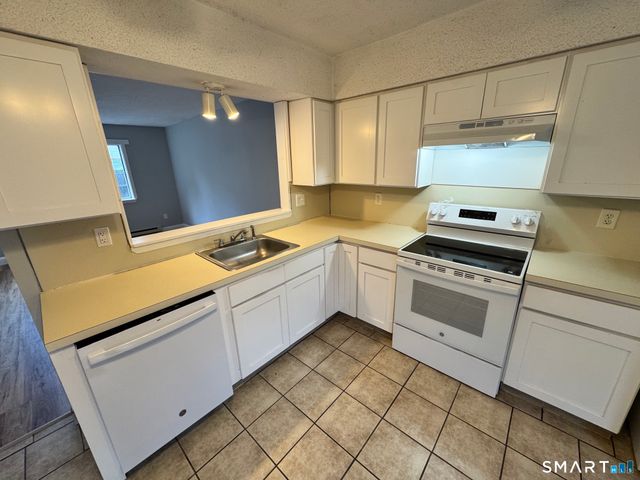 975 Meriden Road 120, Waterbury, CT 06705