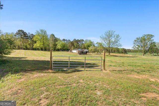 2746 County Road 67, Roanoke, AL 36274