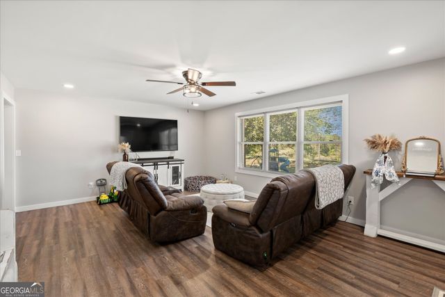 2746 County Road 67, Roanoke, AL 36274