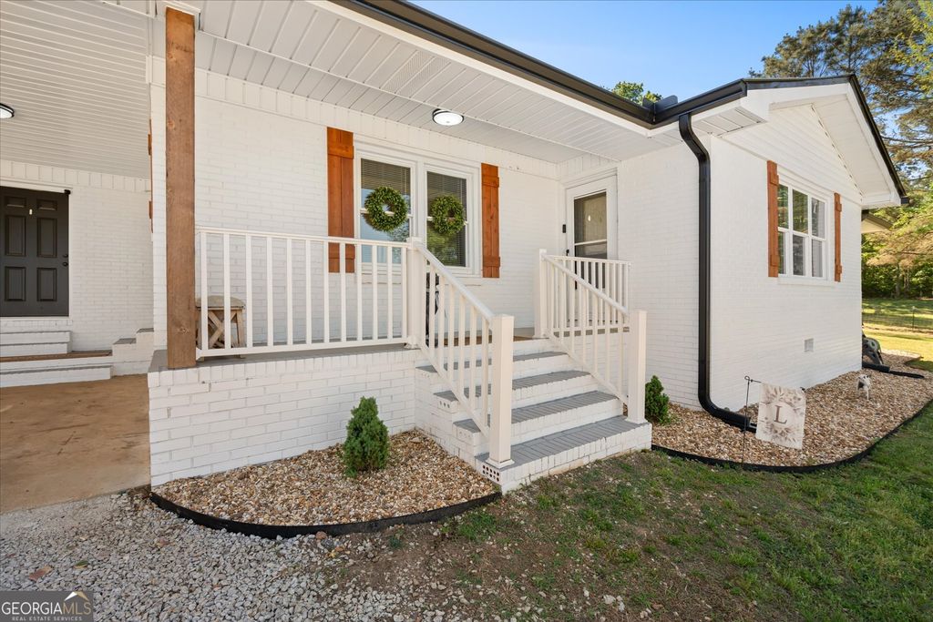 2746 County Road 67, Roanoke, AL 36274