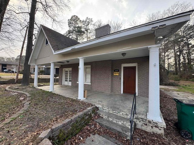 1338 N Madison, El Dorado, AR 71730