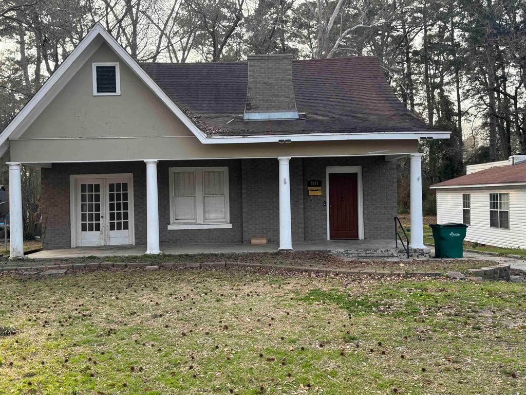 1338 N Madison, El Dorado, AR 71730