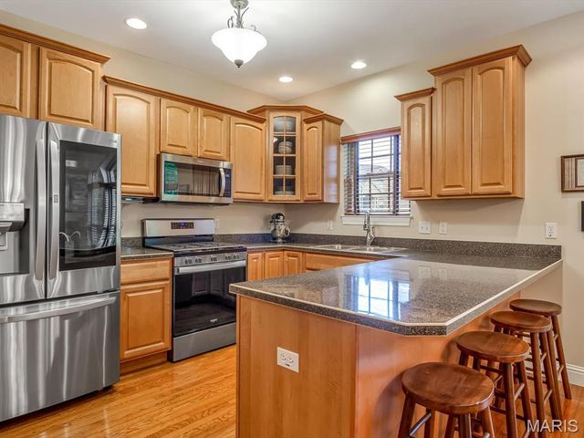 6142 Stone Wolfe Drive, Glen Carbon, IL 62034