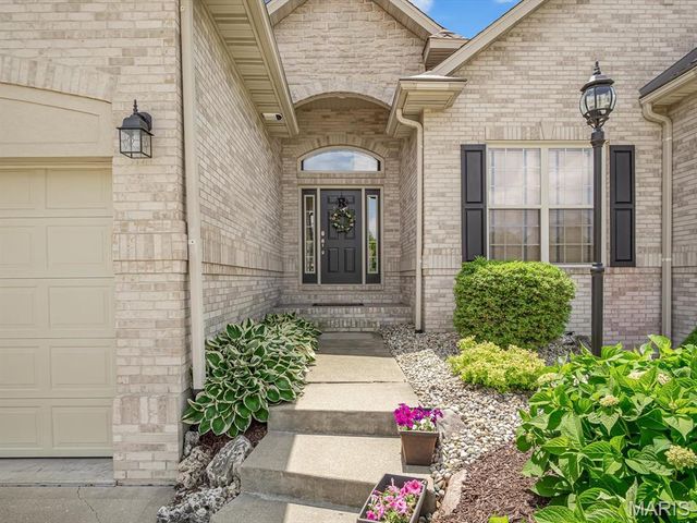 6142 Stone Wolfe Drive, Glen Carbon, IL 62034