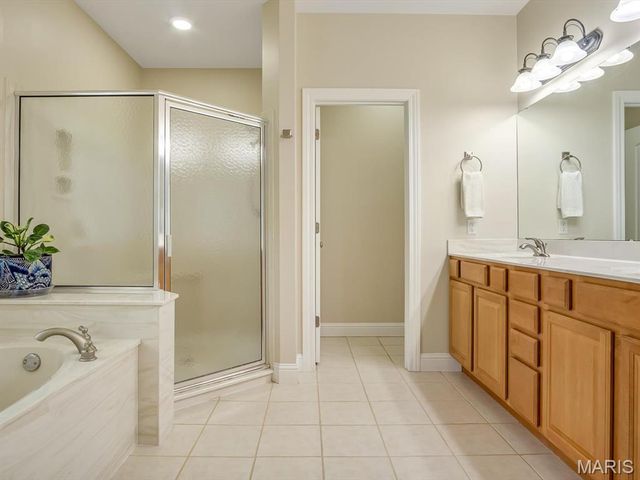 6142 Stone Wolfe Drive, Glen Carbon, IL 62034
