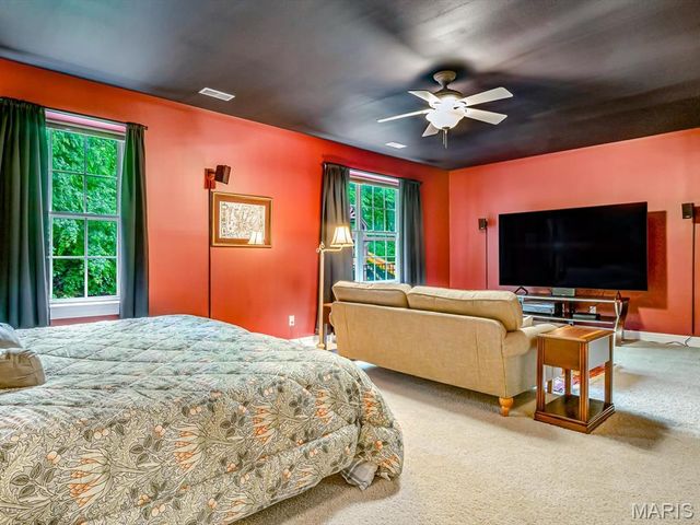 6142 Stone Wolfe Drive, Glen Carbon, IL 62034
