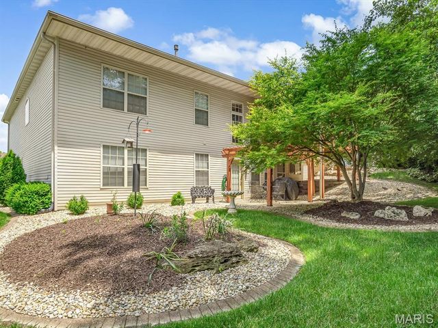 6142 Stone Wolfe Drive, Glen Carbon, IL 62034