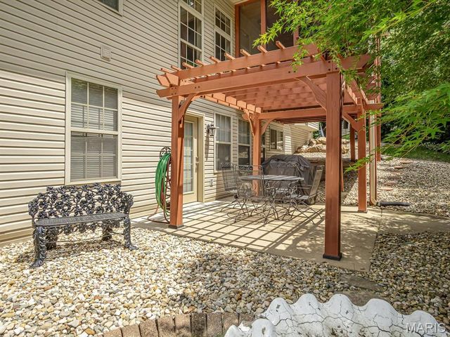 6142 Stone Wolfe Drive, Glen Carbon, IL 62034