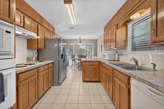 5003 Fairmount Drive, Arlington, TX 76017